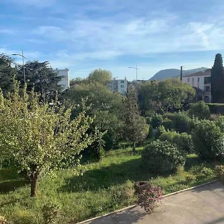 Familial En Bord De La Seyne-sur-Mer